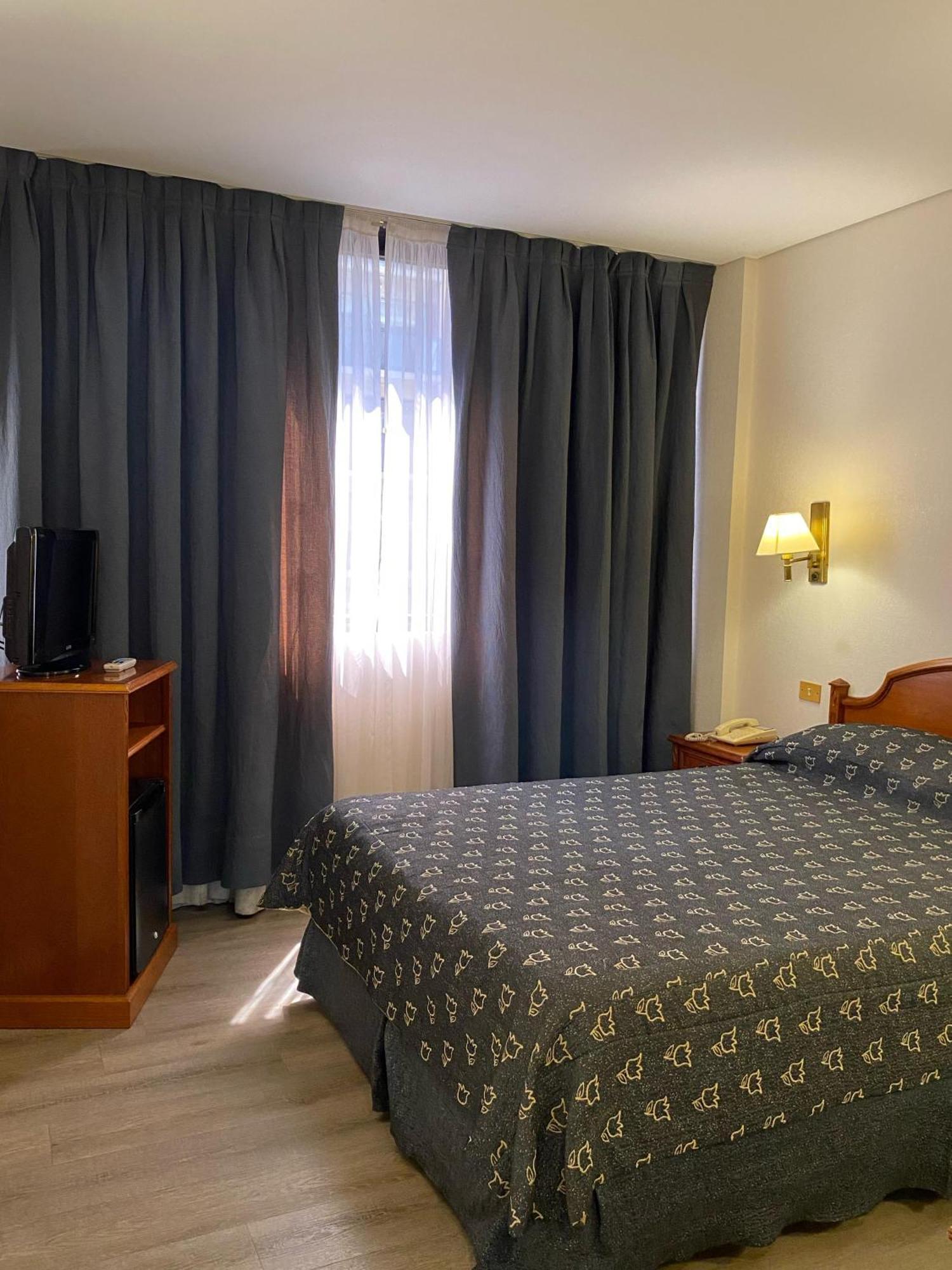 Atlas Tower Hotel Buenos Aires Exterior photo